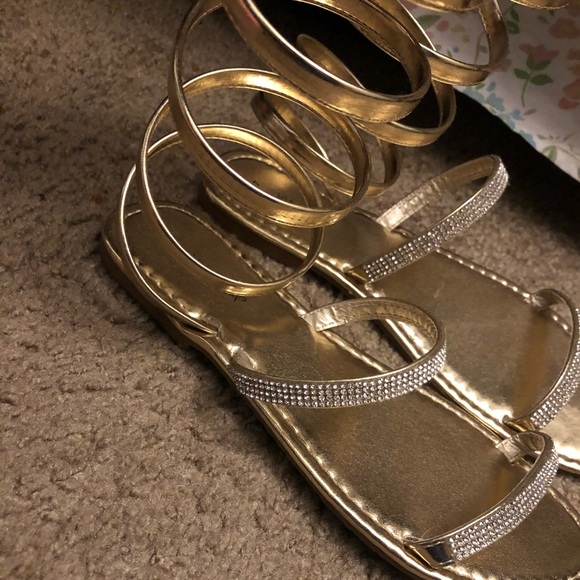 Shoes - Picture 2 of 4